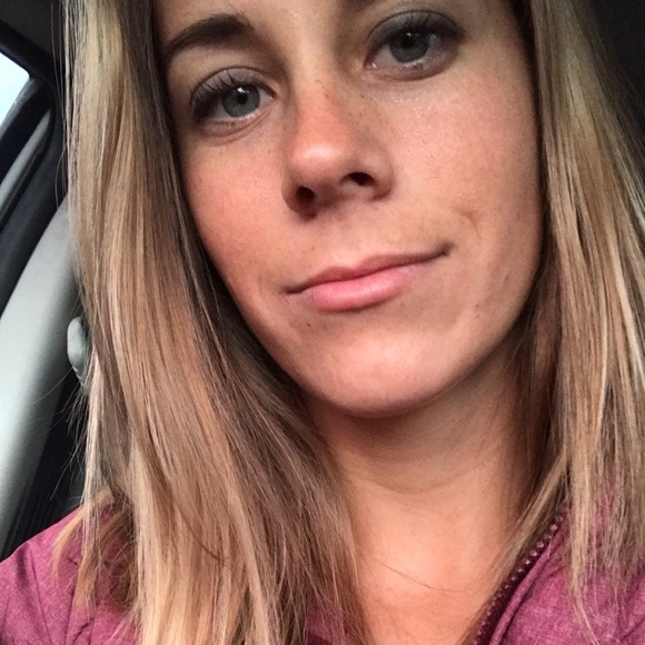 🏔 about me & my closet 🏕 - Picture 6 of 8